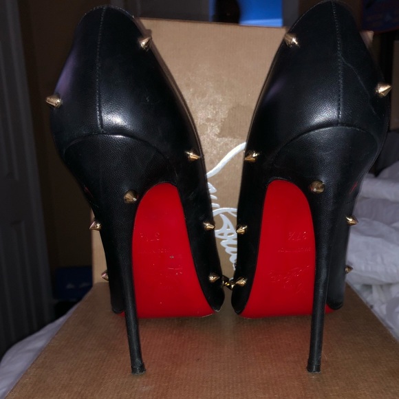 Christian Louboutin SPIKE PUMPS great condition - Picture 2 of 4